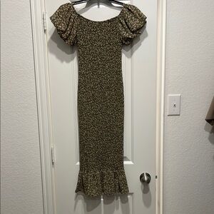 Petal & Pup Green Ruffled Tiered Off-the-Shoulder Sheath Dress